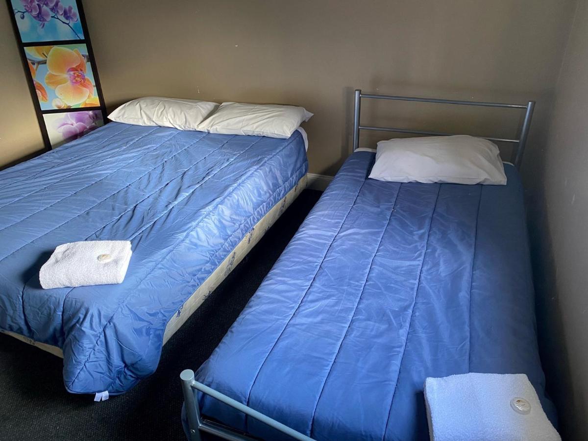 Australian Hotel Young Extérieur photo